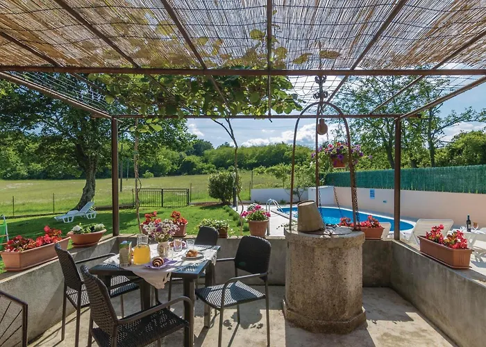 Holiday Home Cere Cere * Cere