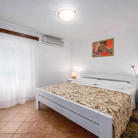 Holiday home Lovely In Cere With Outdoor Swimming Pool