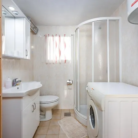 Lovely In Cere With Outdoor Swimming Pool *